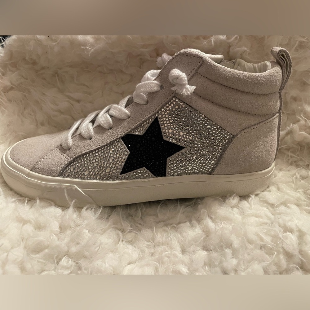 Vintage Havana White High-Top Sneaker with Black Star & Rhinestones